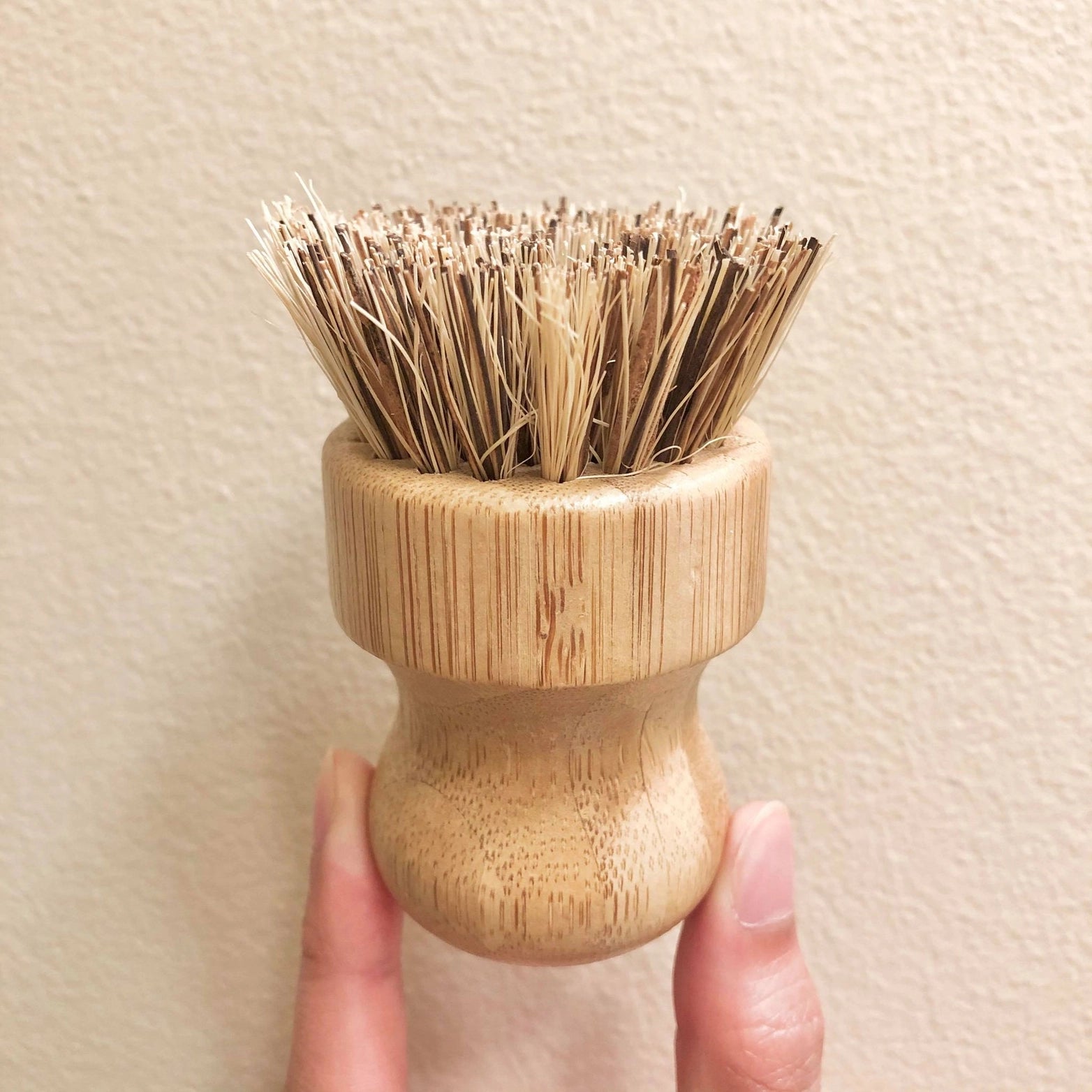 Eco Beige Bamboo Knob Scrubber